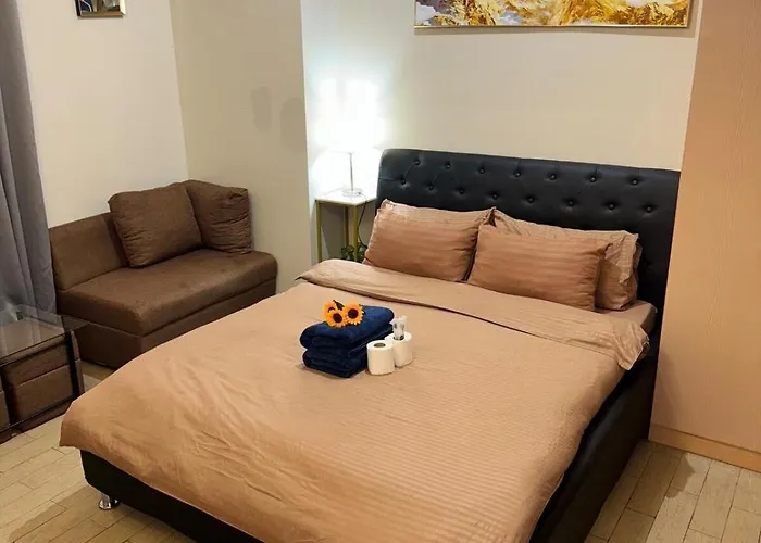 Comfy At 81 Newport Across Naia Terminal 3 C2-7e *